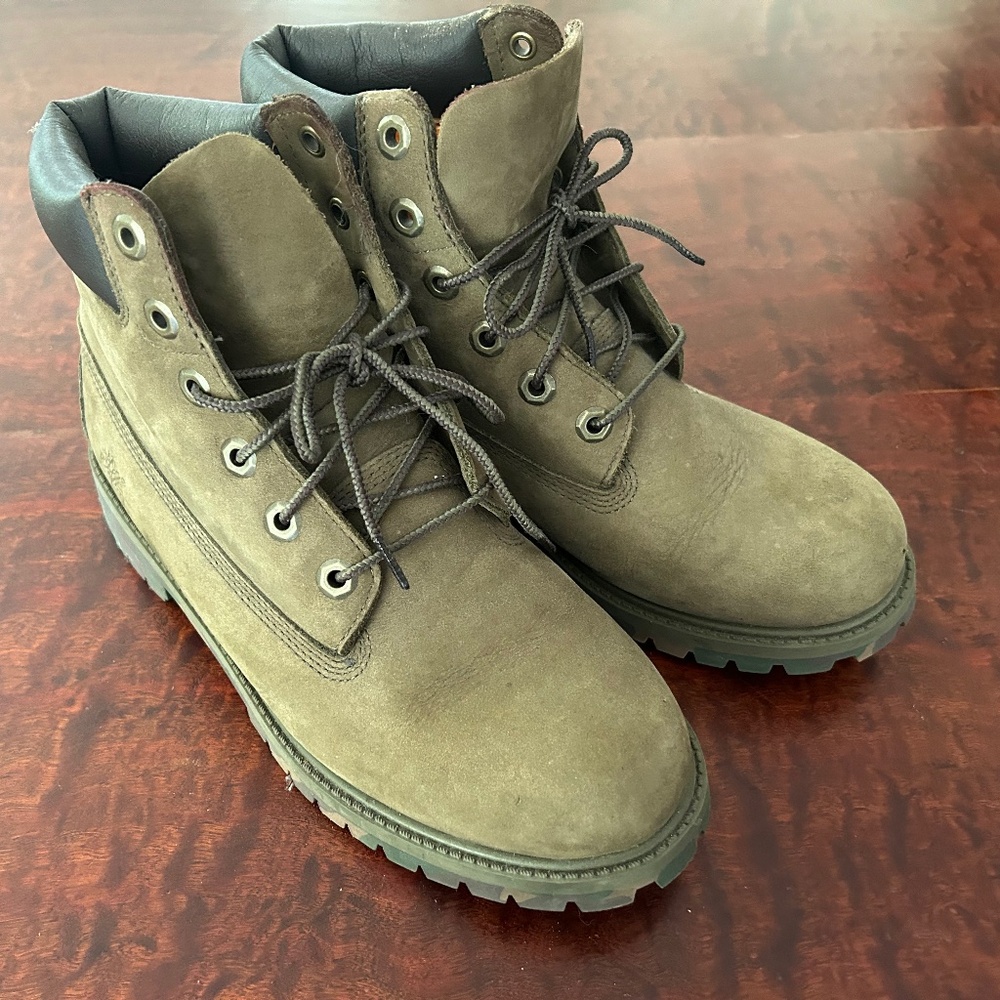 Timberland Boots Forrest Green Camo Bottoms , Camouflauge 6.5 RARE